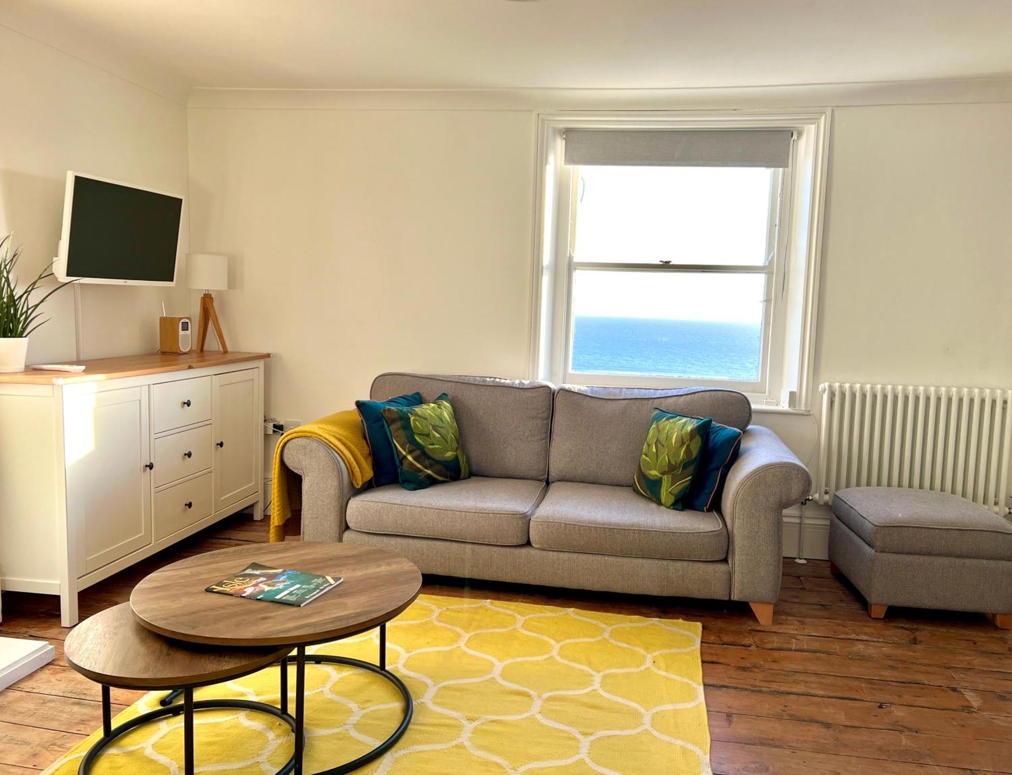 Central, Seaview Apartment, 3 beds, 2 baths, kid & dog friendly at The Lookout Broadstairs Kültér fotó